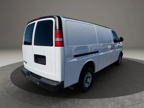 Used 2016 Chevrolet Express 2500 image 6