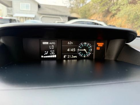 Used 2017 Subaru Forester 2.5i Limited image 36