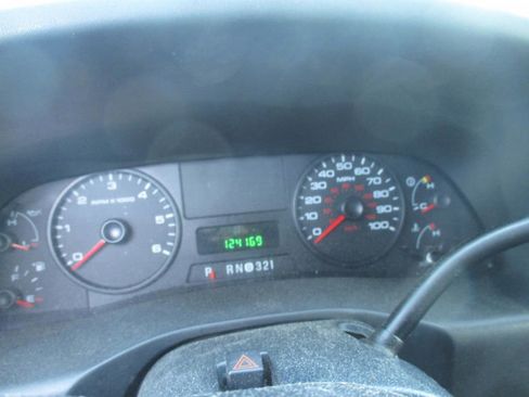 Used 2006 Ford F250 4x4 Regular Cab Super Duty image 11