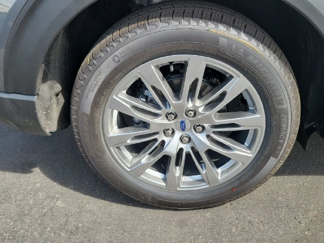 New 2026 Ford Explorer Platinum RWD image 5