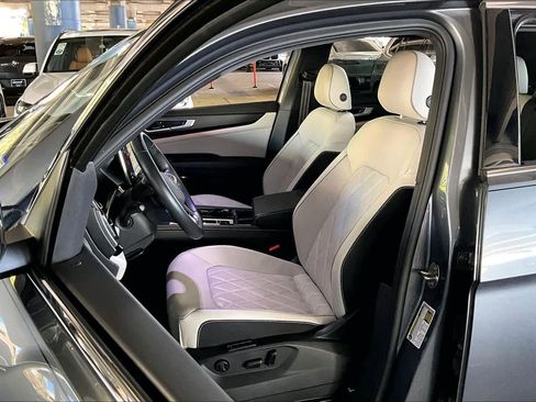 Used 2024 Volkswagen Atlas Cross Sport SEL Premium R-Line image 7