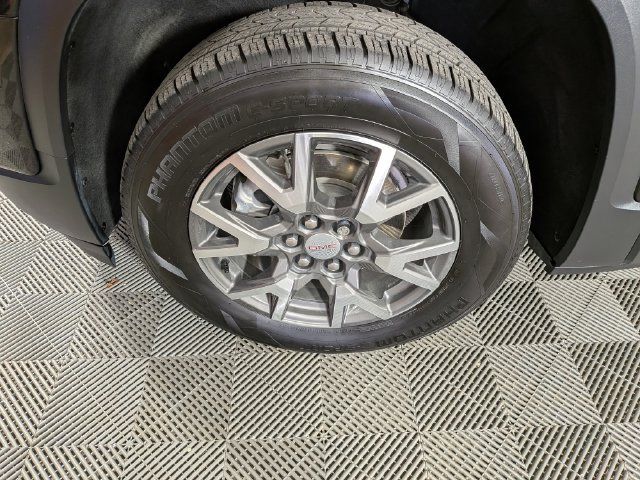 Used 2022 GMC Acadia SLE w/ Driver Convenience Package FWD image 35
