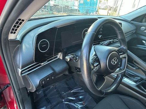 Used 2022 Hyundai Elantra SEL w/ Convenience Package image 18