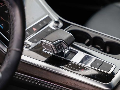 Used 2023 Audi Q8 Premium Plus w/ Premium Plus Package image 20