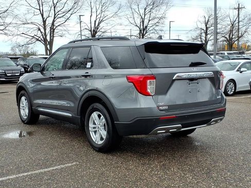 Used 2023 Ford Explorer XLT w/ Equipment Group 202A image 3