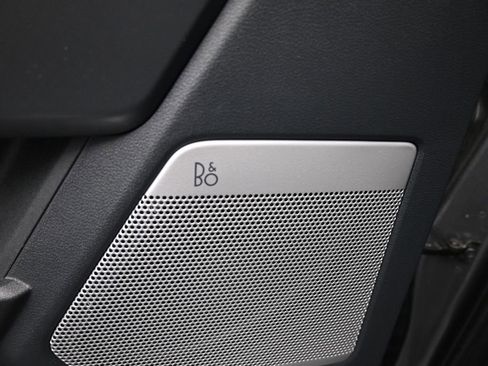 Used 2025 Ford F150 Lariat w/ FX4 Off-Road Package image 8