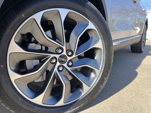 Certified 2022 Lincoln Nautilus Reserve w/ Equipment Group 201A image 14