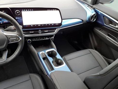 New 2026 Chevrolet Equinox EV LT image 11