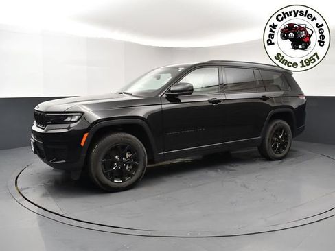 Used 2024 Jeep Grand Cherokee L Altitude AWD/4WD image 3