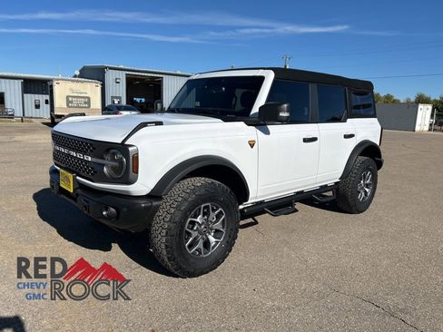 Used 2023 Ford Bronco Badlands image 1