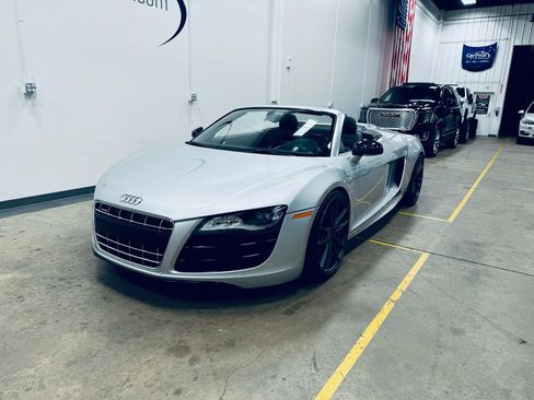 Used 2012 Audi R8 V10 w/ Enhanced Leather Pkg image 3