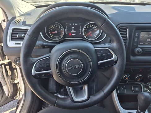 Used 2018 Jeep Compass Sport FWD image 9