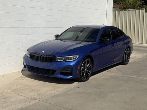 Used 2021 BMW 330i Sedan w/ M Sport Package RWD image 9