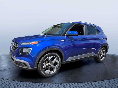 Used 2021 Hyundai Venue SEL FWD image 2