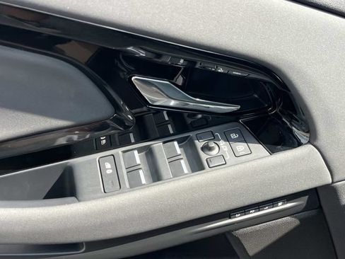 Used 2024 Land Rover Range Rover Evoque S AWD/4WD image 33