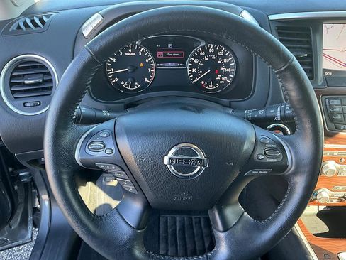 Used 2019 Nissan Pathfinder Platinum w/ Cargo Package image 14