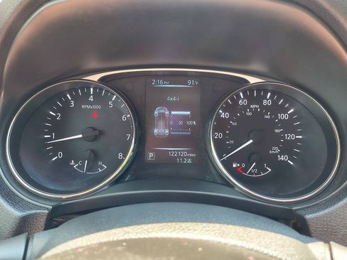 Used 2016 Nissan Rogue SV w/ SV Moonroof Package AWD/4WD image 15