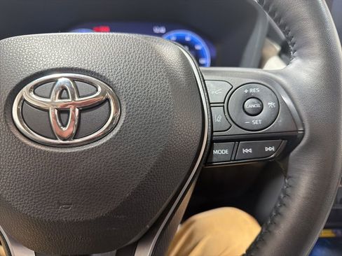 Used 2023 Toyota RAV4 Limited image 27