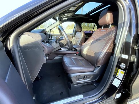 Used 2025 Ford Explorer Platinum w/ LUX Leather Package AWD/4WD image 11
