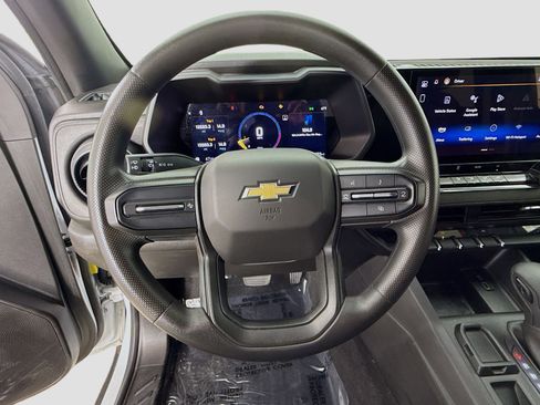 Used 2024 Chevrolet Colorado W/T image 11