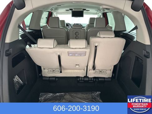 New 2026 Honda Odyssey Touring image 18