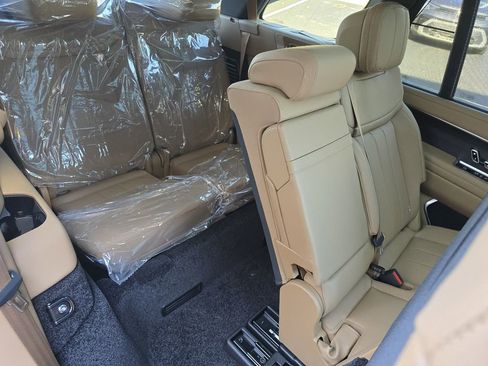 New 2025 Land Rover Range Rover Long Wheelbase SE AWD/4WD image 35