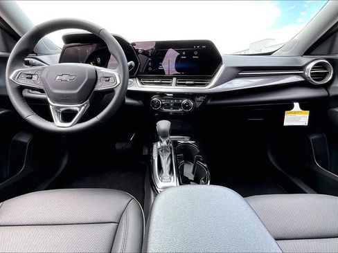 New 2026 Chevrolet Trax ACTIV w/ Sunroof Package FWD image 11