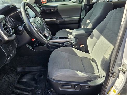 Used 2020 Toyota Tacoma 2WD Double Cab image 5