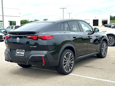 New 2026 BMW X2 xDrive28i w/ Technology Package AWD/4WD image 8