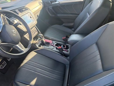 Used 2023 Volkswagen Tiguan SE R-Line image 6