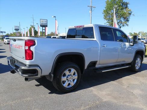 Used 2022 Chevrolet Silverado 2500 LTZ w/ LTZ Plus Package image 3