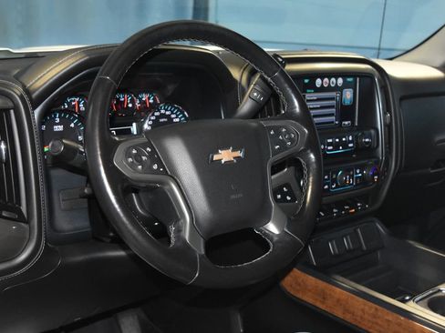 Used 2018 Chevrolet Silverado 1500 High Country image 2