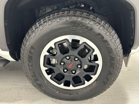 Used 2025 Toyota 4Runner TRD Off-Road AWD/4WD image 60