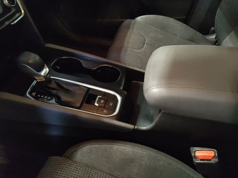 Used 2019 Hyundai Santa Fe SE w/ Cargo Package FWD image 26