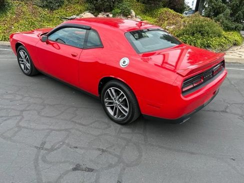 Used 2019 Dodge Challenger SXT AWD/4WD image 4