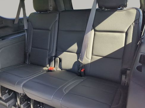 Used 2024 GMC Yukon XL Denali image 47