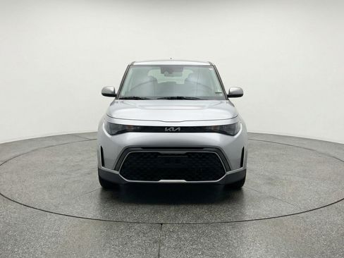 Used 2025 Kia Soul LX w/ LX Technology Package image 2