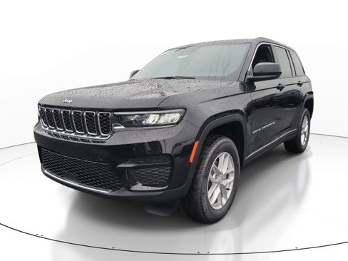 New 2026 Jeep Grand Cherokee Laredo X AWD/4WD image 4