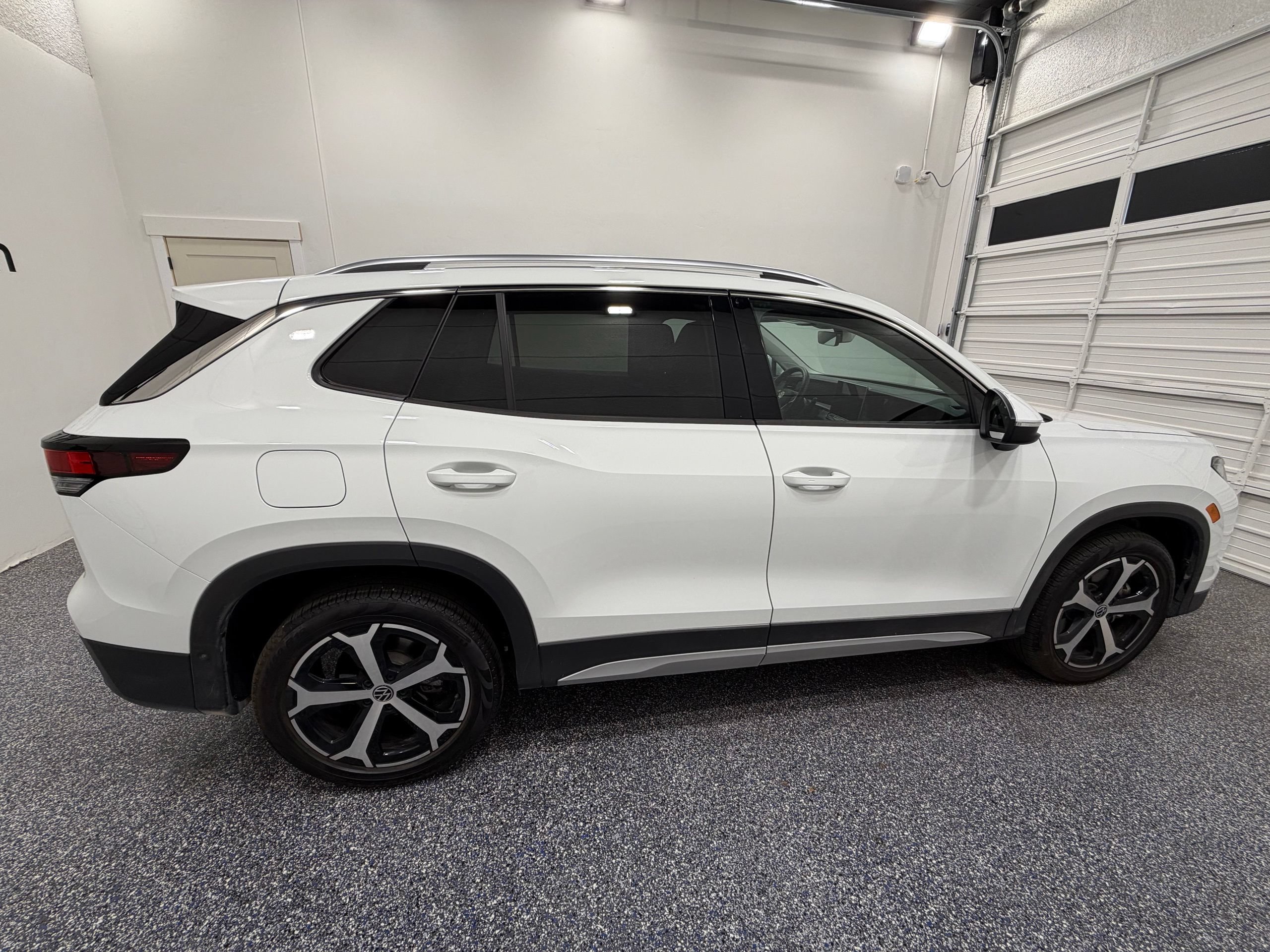 Used 2026 Volkswagen Tiguan SE AWD/4WD image 7