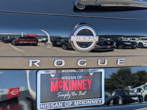 Certified 2025 Nissan Rogue S FWD image 7