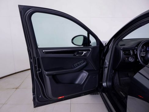 Certified 2026 Porsche Macan AWD/4WD image 28