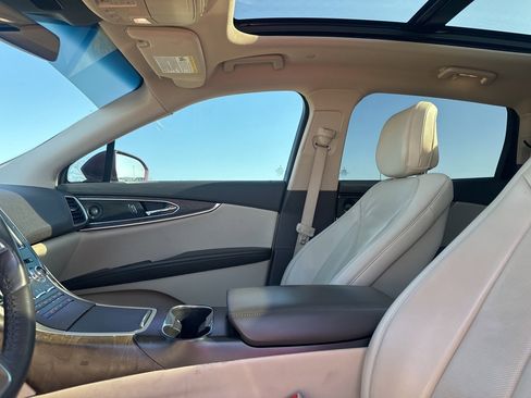 Used 2020 Lincoln Nautilus Reserve image 27