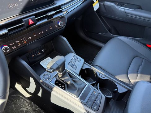 New 2026 Kia Sportage SX FWD image 13