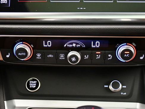 Used 2025 Audi Q3 2.0T Premium w/ Convenience Package image 28