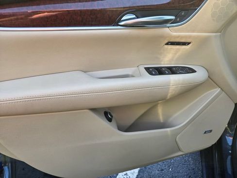 Used 2019 Cadillac XT5 Premium Luxury FWD image 10