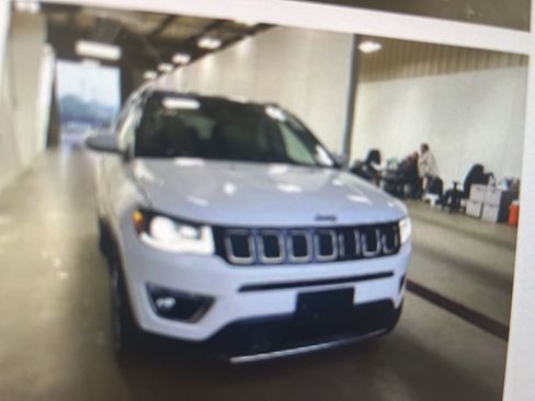 Used 2017 Jeep Compass Limited AWD/4WD image 8