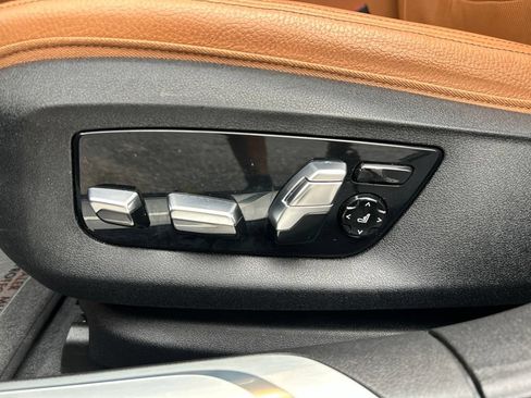 Used 2021 BMW 740i w/ M Sport Package RWD image 15
