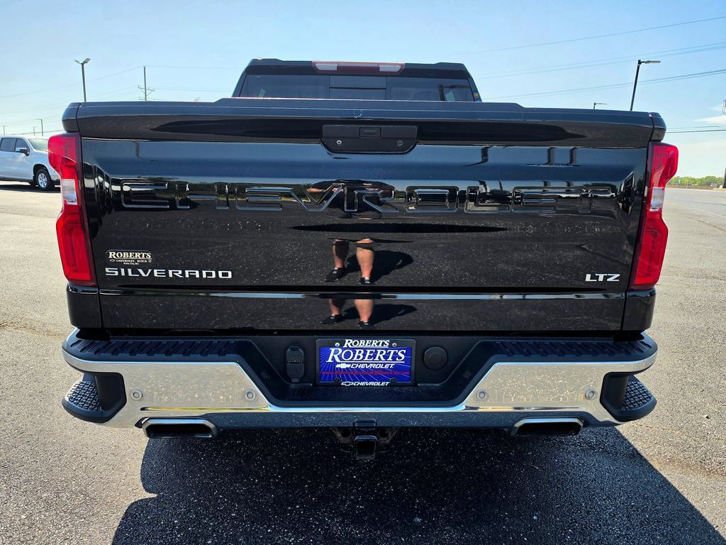 Used 2019 Chevrolet Silverado 1500 LTZ AWD/4WD image 5