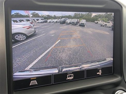 Used 2022 GMC Sierra 1500 SLT w/ SLT Premium Package image 3