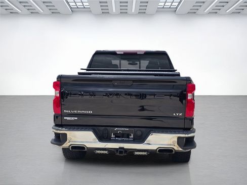 Used 2021 Chevrolet Silverado 1500 LTZ AWD/4WD image 4